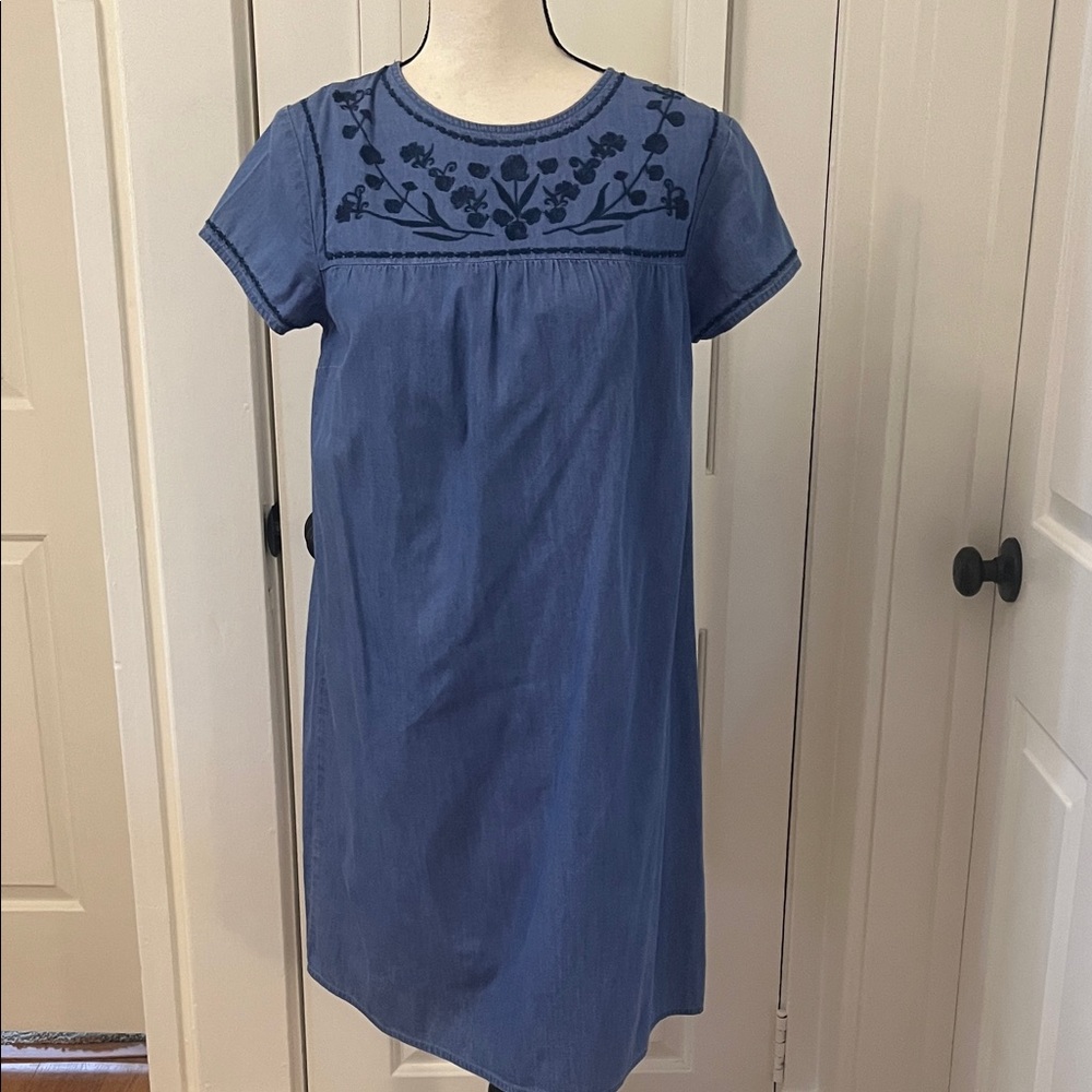 Old Navy Blue Chambray Made in India Embroidery Knee Length Dress Size Med. EUC